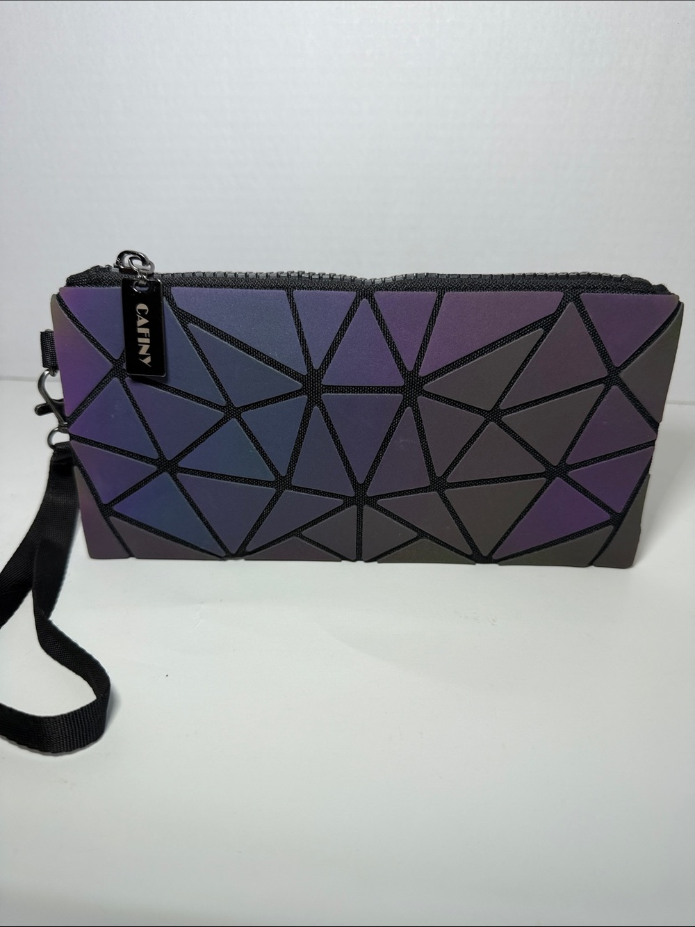 Cafiny Iridescent Purple-Blue Geometric Wristlet